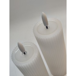 Świeczka wosk na baterię (2xR6) 15cm-5cm efekt stopionego...